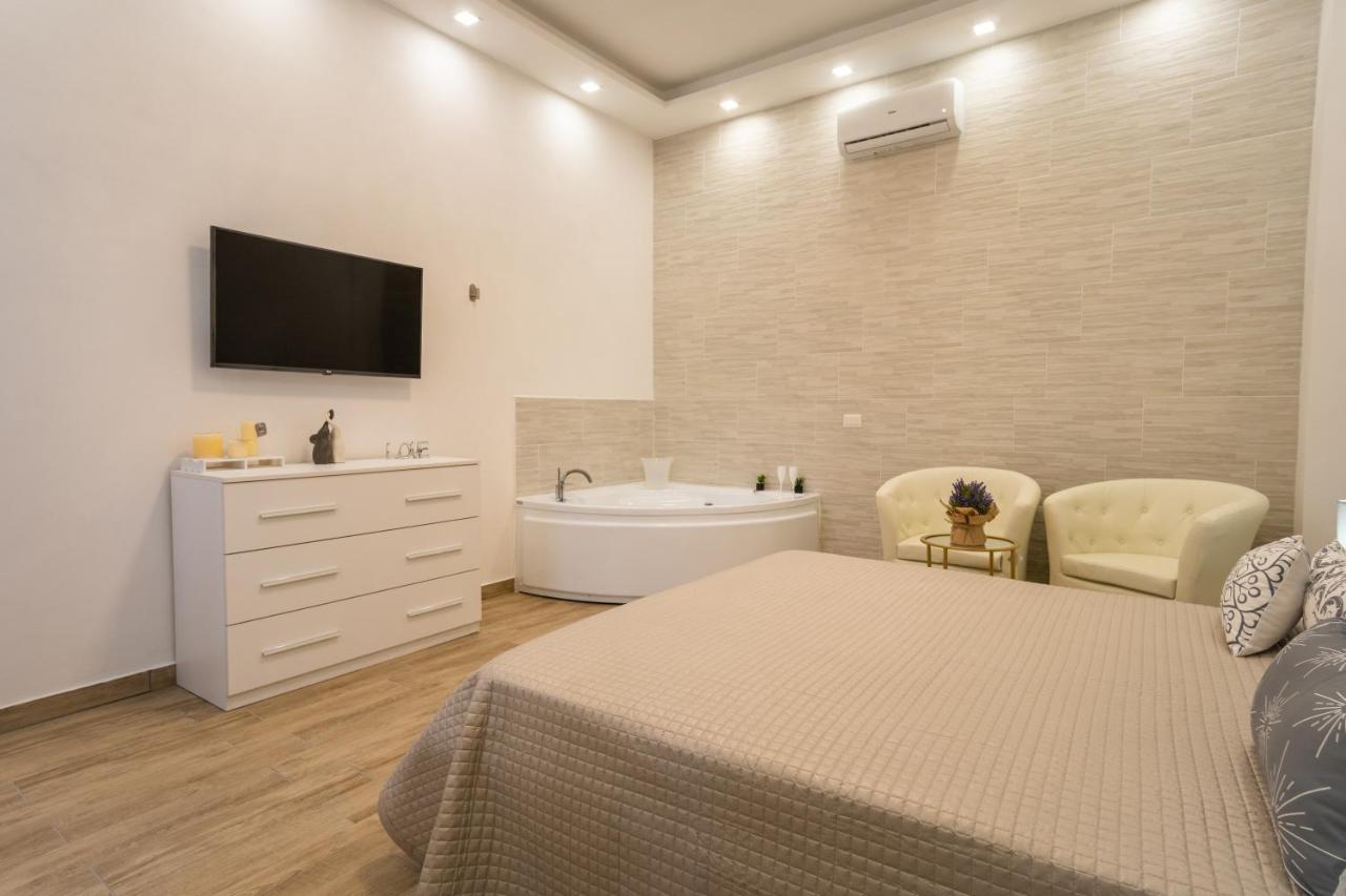 Ilioneo Apartments Naples Exterior photo